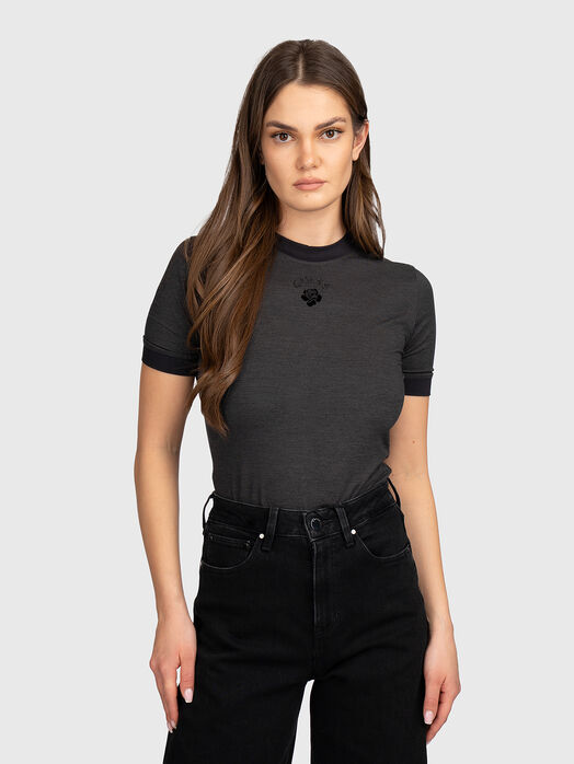 Slim T-shirt with oval neckline