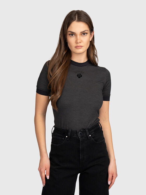 Слим тениска с овално деколте - 1