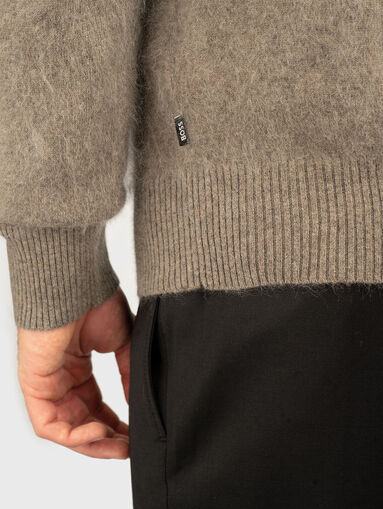 Wool sweater with crew neck - 5