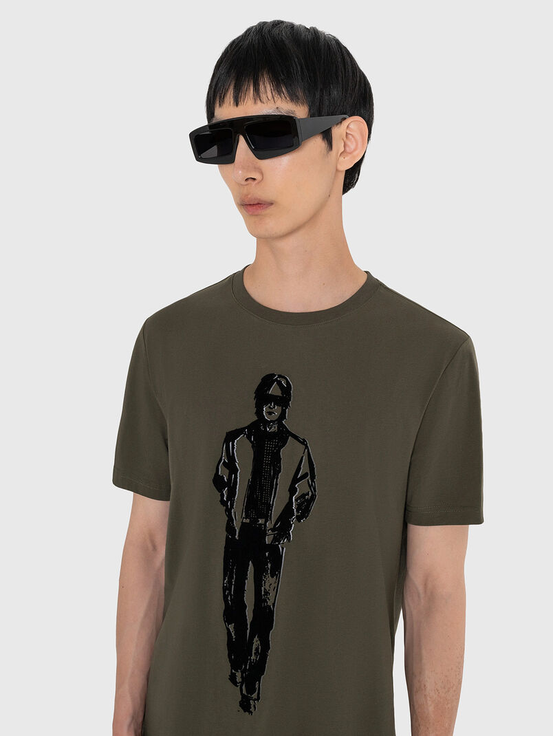 T-shirt with oval neckline and print - 3