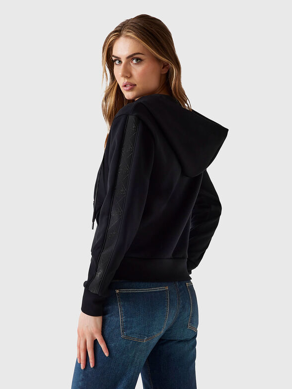 Hooded sweatshirt with zip - 3