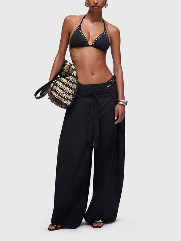Loose fitting pants with wide legs - 4