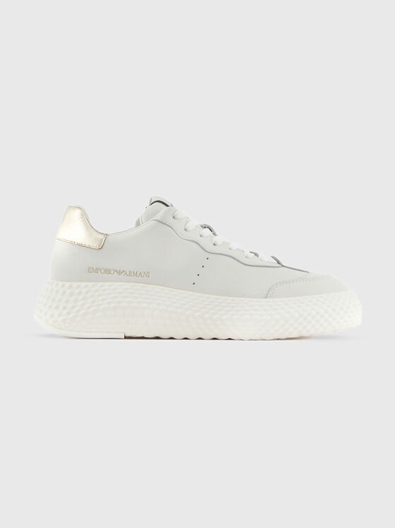 Sports shoes with logo - 1