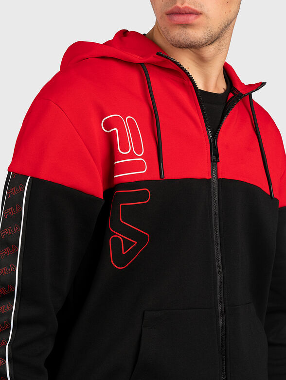 Sports sweatshirt with hood and zipper - 3