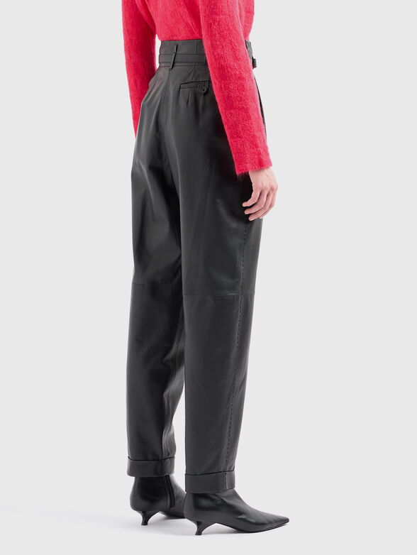 Trousers with high waist and belt - 2