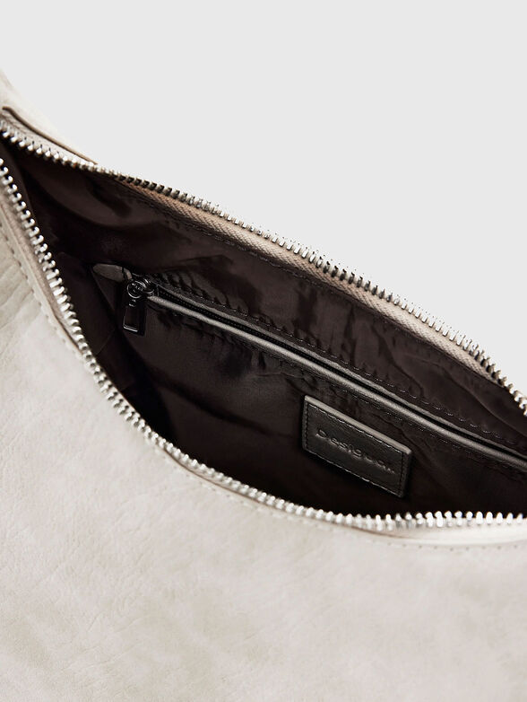 Bag with embossed logo - 6