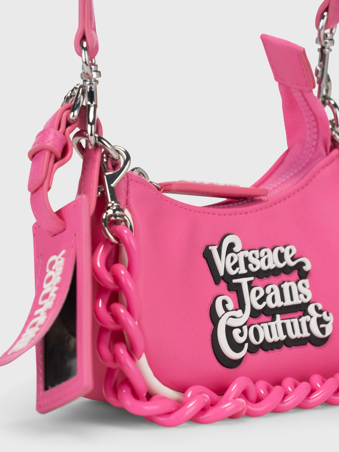 VERSACEJEANSCOUTURE ロゴ入り ショルダーバッグ 赤 ピンク VERSACEJEANSCOUTURE ロゴ入り ショルダーバッグ 赤 ピンク