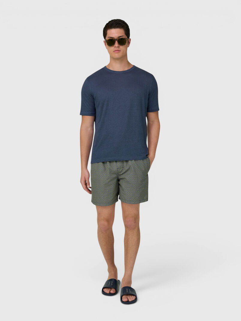 Beach shorts with a geometric print - 3