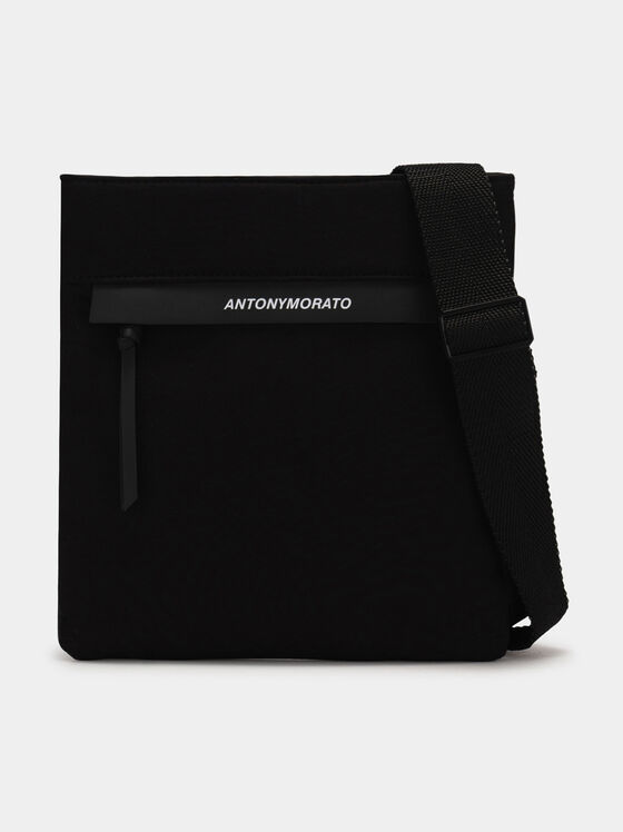 Черна кросбоди чанта с лого - 1