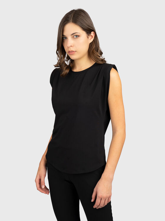 Топ с подплънки на раменете - 1