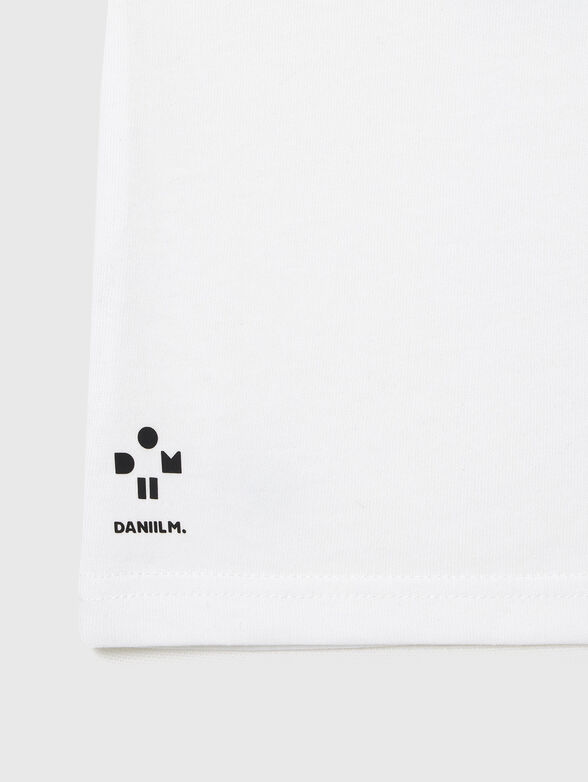 Black T-shirt with contrast print - 4