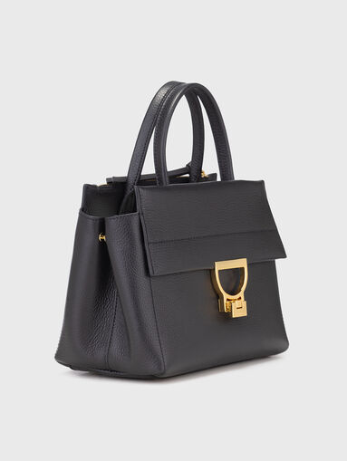 Leather bag with a grainy effect and gold details - 4