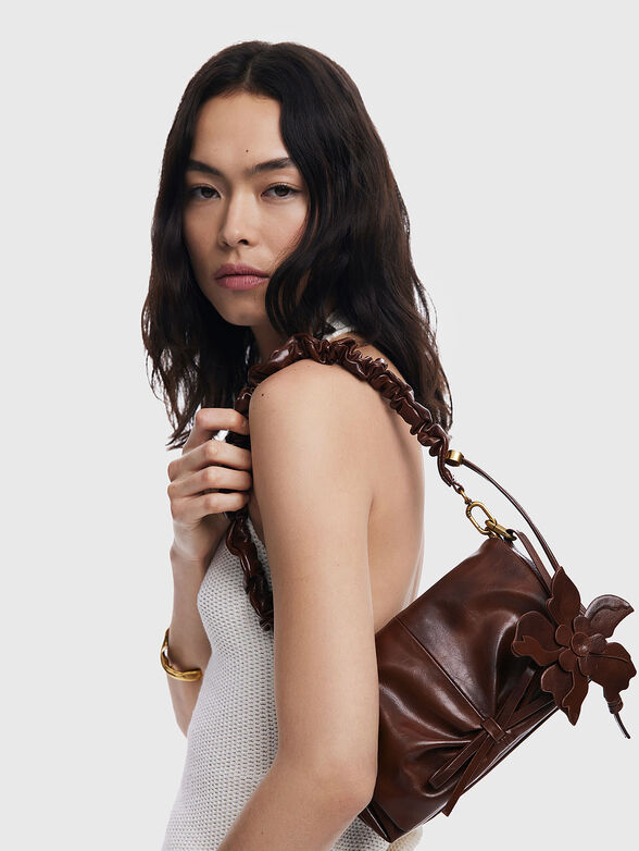 Bag with floral accent - 2