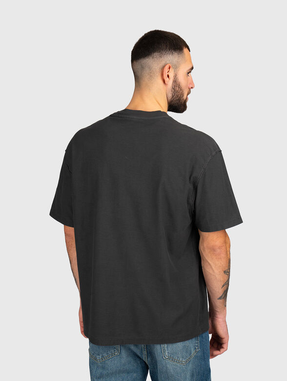 T-shirt with accent pocket - 3