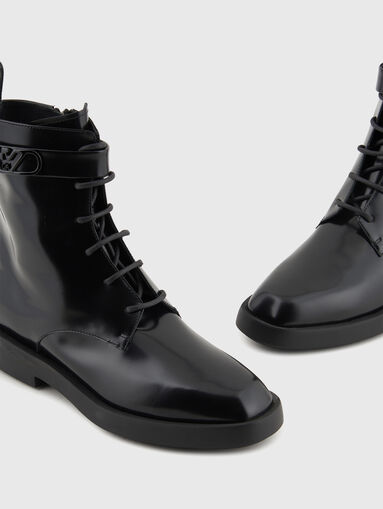 Leather boots with logo detail - 5