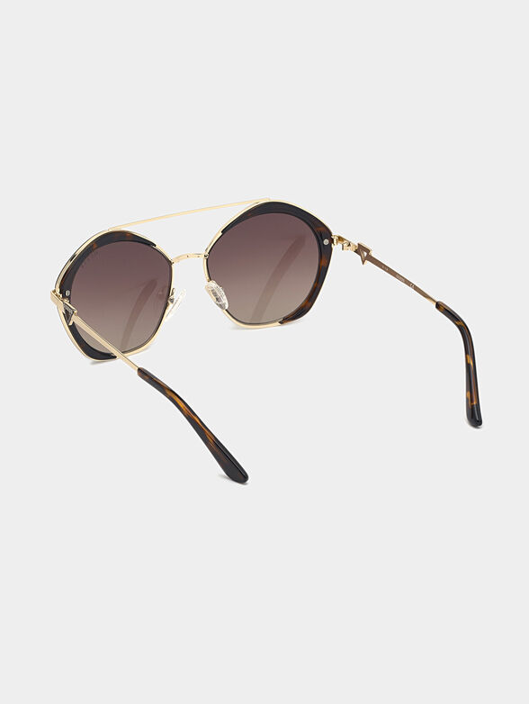 Sunglasses with brown glasses and gold frames - 3