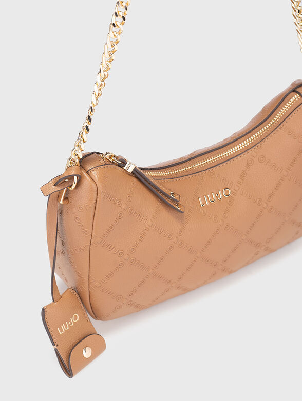 Crossbody bag with chain strap - 4