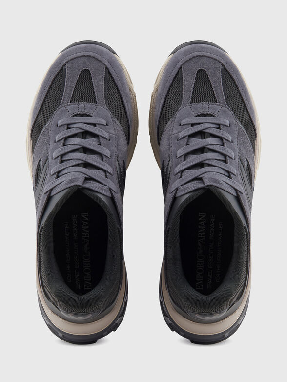 Sports shoes with logo - 6