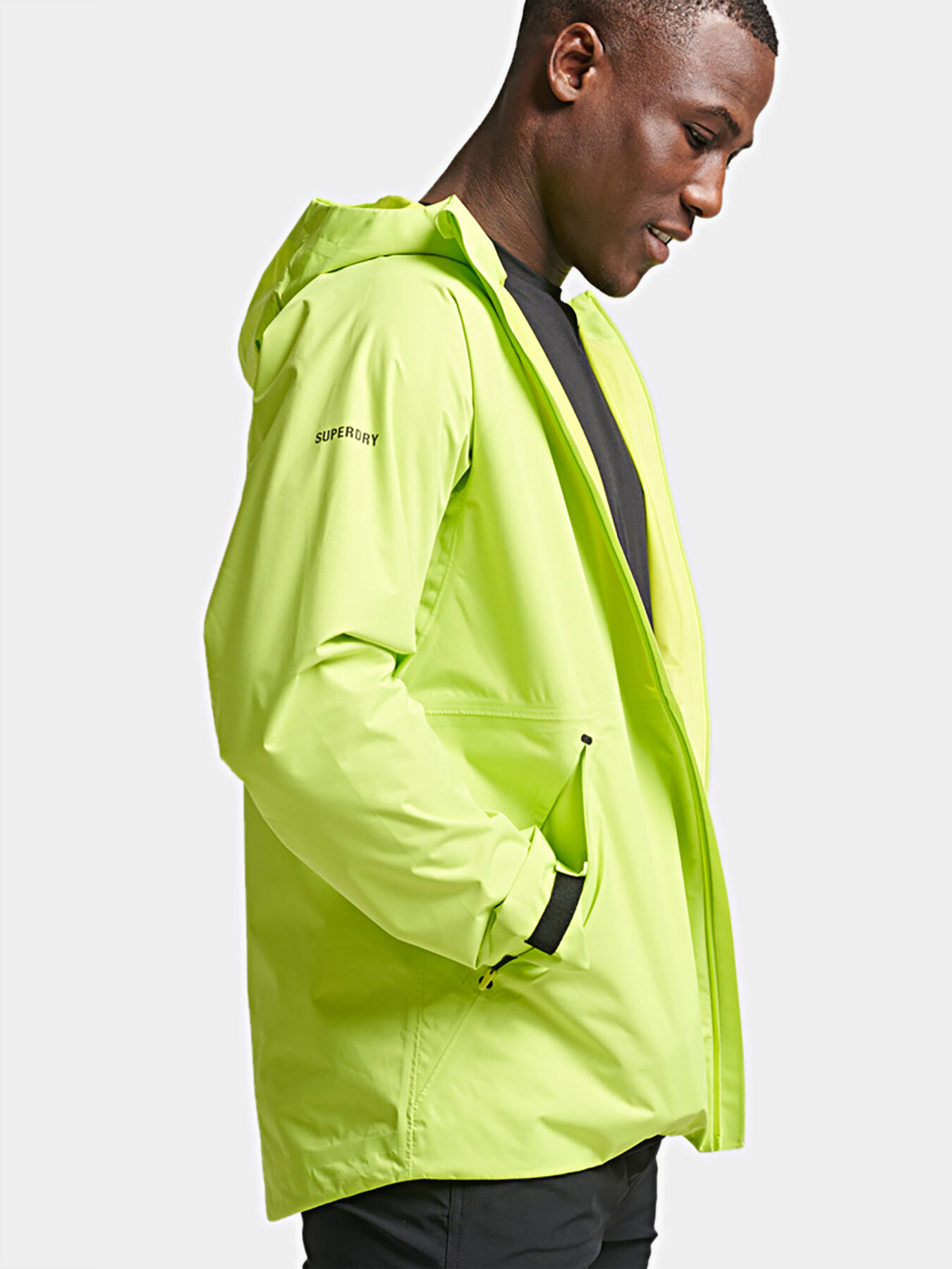 Black waterproof jacket with zip and hood brand SUPERDRY Globalbrandsstore en