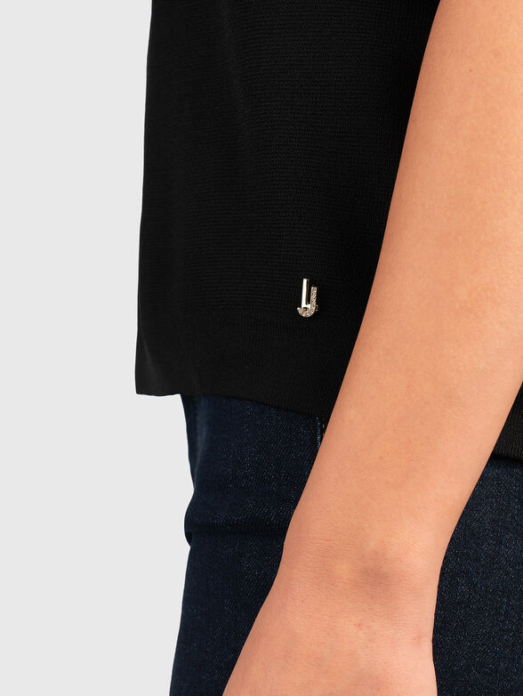 Short-sleeved sweater with accent collar - 6