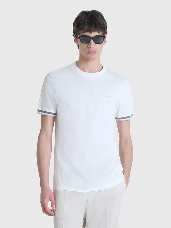 Тениска с контрастни маншети  - 1