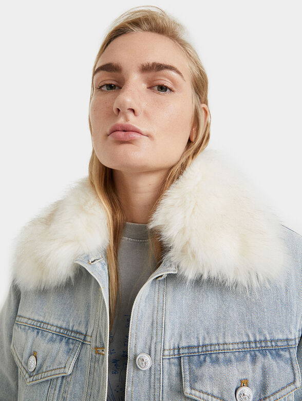 Denim jacket with faux fur collar - 3