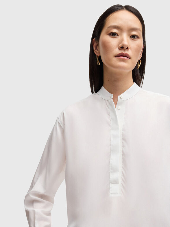 White shirt with oval hem  - 4