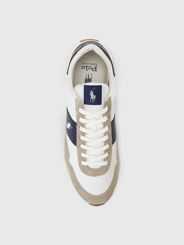 Sports shoes with contrasting details - 4