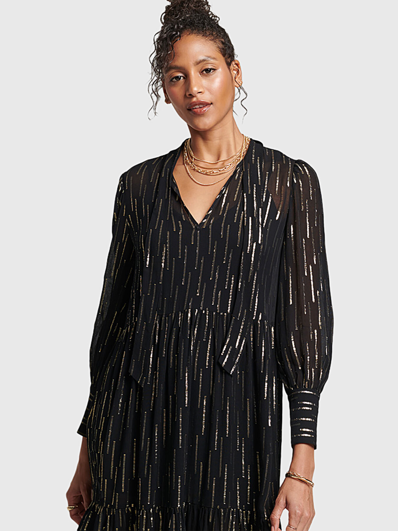 Black dress with golden threads brand SUPERDRY Globalbrandsstore en