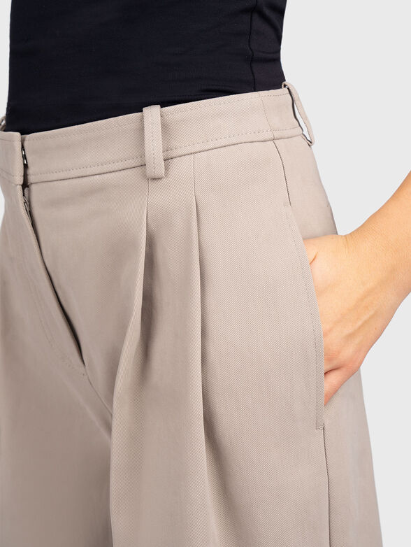 High-waisted trousers with wide legs - 4