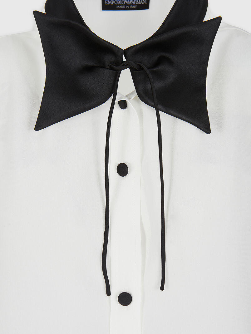 Shirt with accent buttons - 3