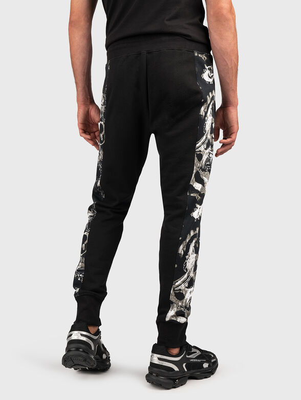 Sports pants with accent stripe - 2