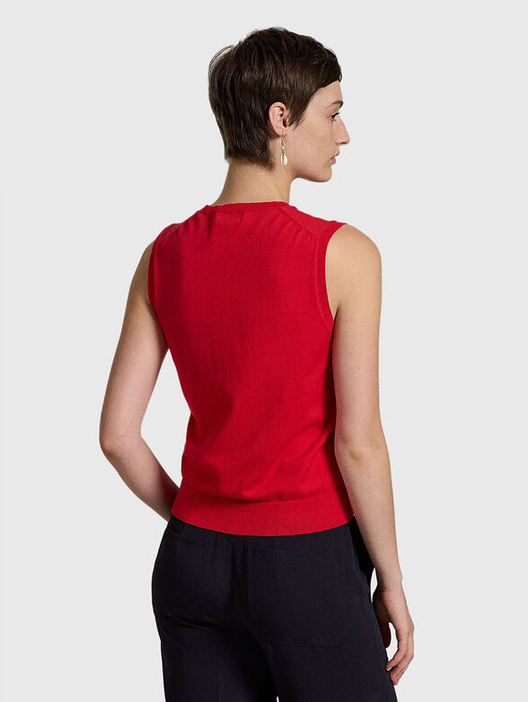 Red top with embroidered logo - 3
