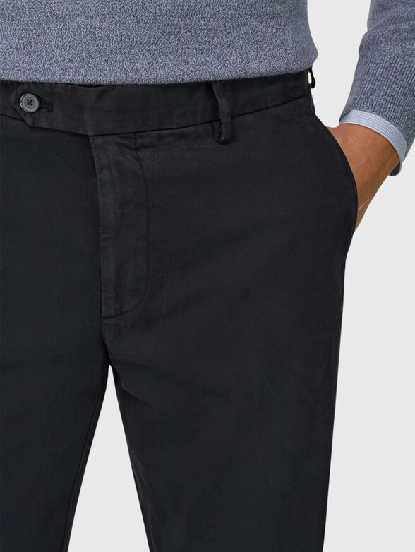 Trousers with logo detail - 3