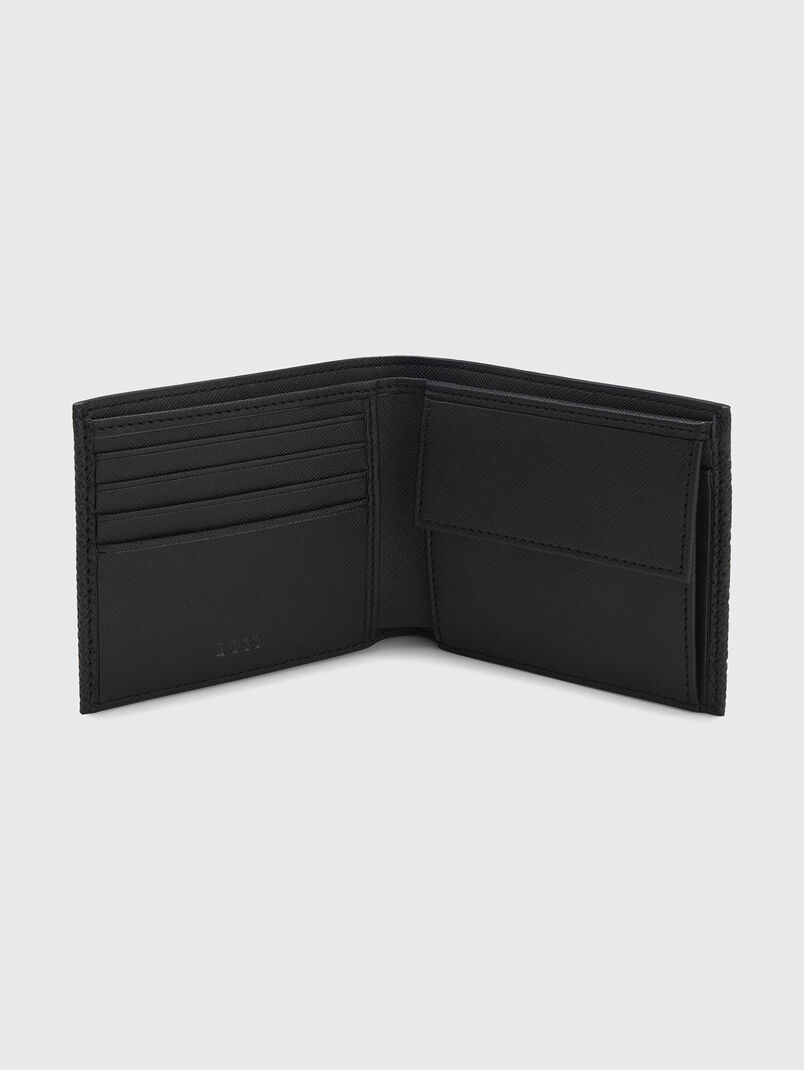 Wallet with a monogram design - 3