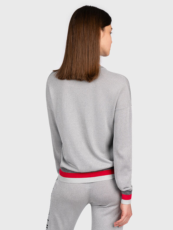 Sweater with contrasting logo branding - 4