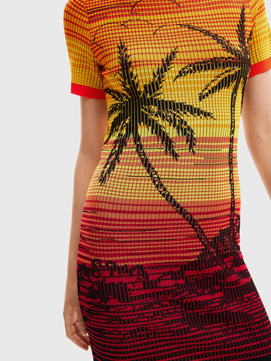 Slim dress with landscape print - 4