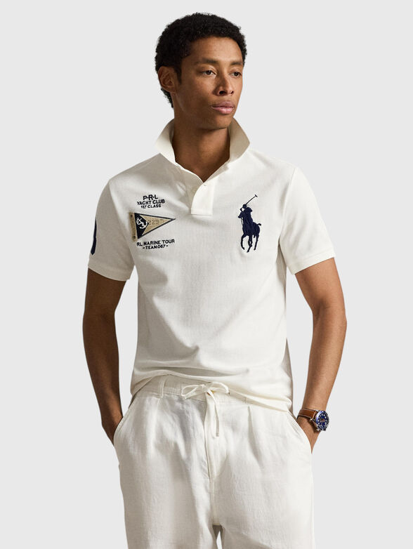 Polo shirt with a contrasting logo - 1