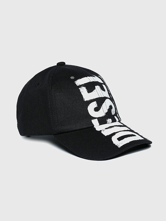 Черна шапка с лого принт  - 1