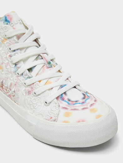 Sneakers with floral embroidery - 2