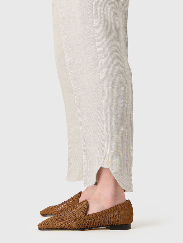 Linen trousers with darts - 3