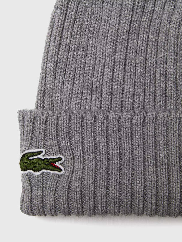 Unisex wool beanie in red color - 2