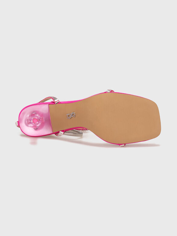 VIBRANCY heeled sandals with shiny accents - 5