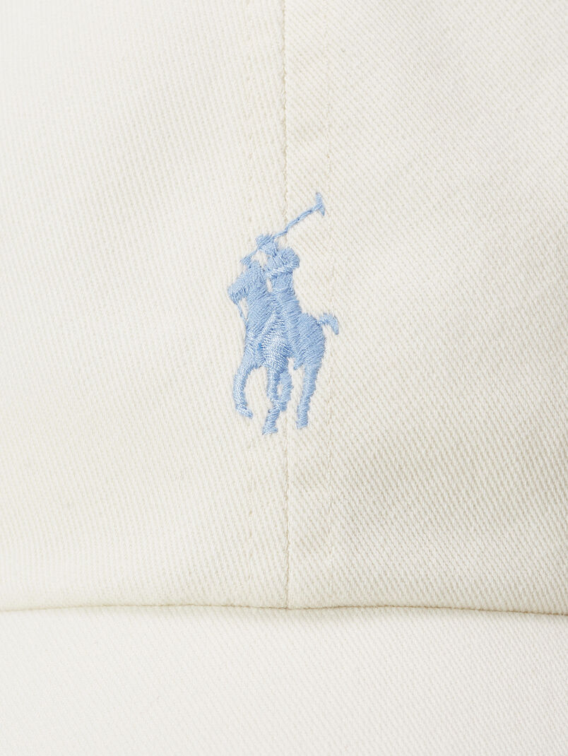 Baseball cap with logo - 3