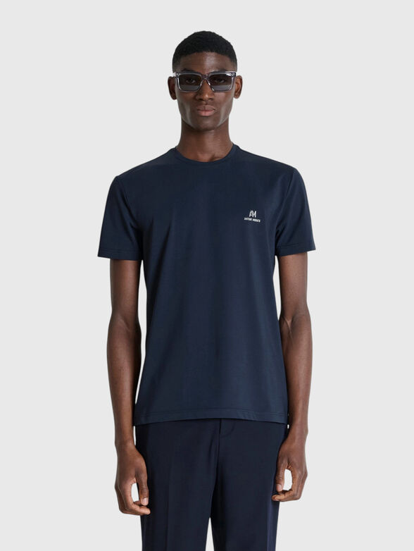T-shirt with an oval neckline - 1
