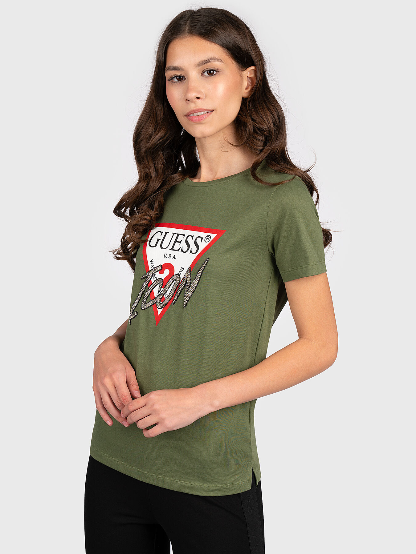 ICON Tee in black brand GUESS Globalbrandsstore en