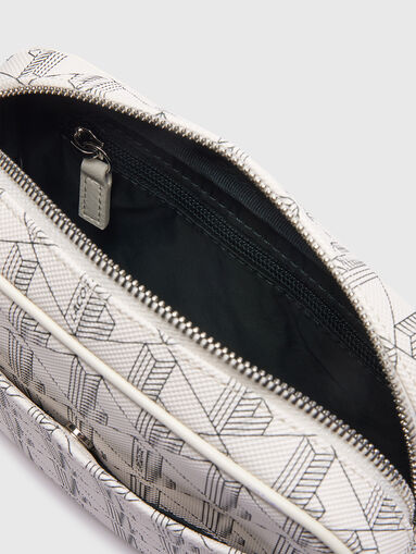 Crossbody bag with contrasting monogram - 5