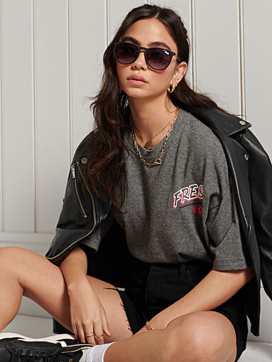 Oversized T-shirt with а print - 4