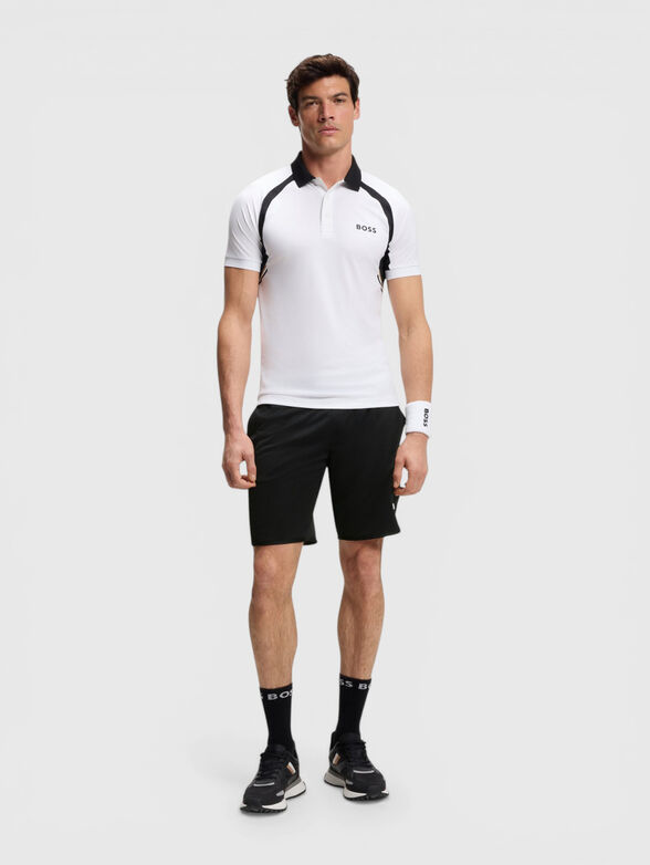 Short pants with a logo detail - 2