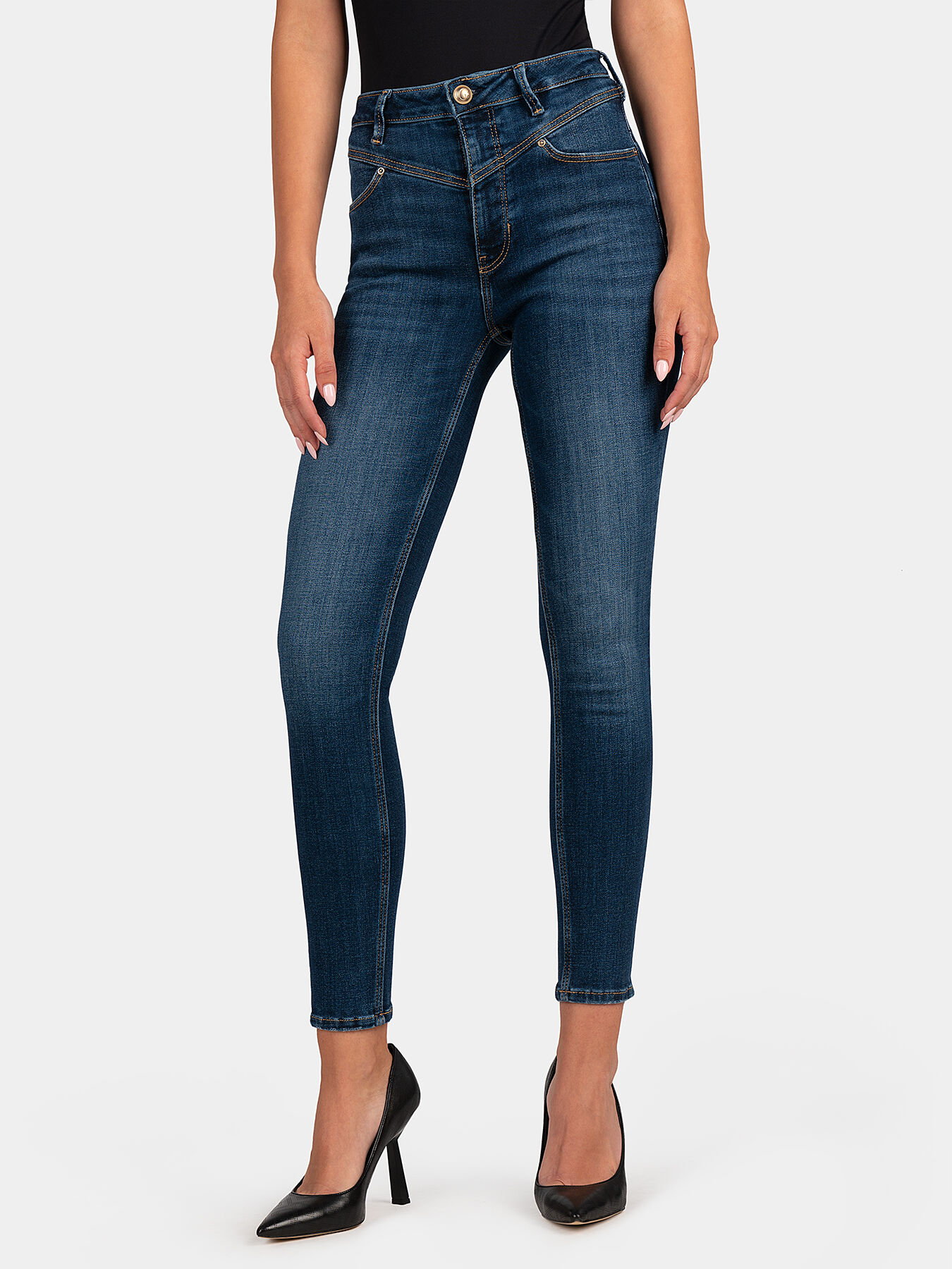 YOKE high-waisted jeans brand GUESS — Globalbrandsstore.com/en